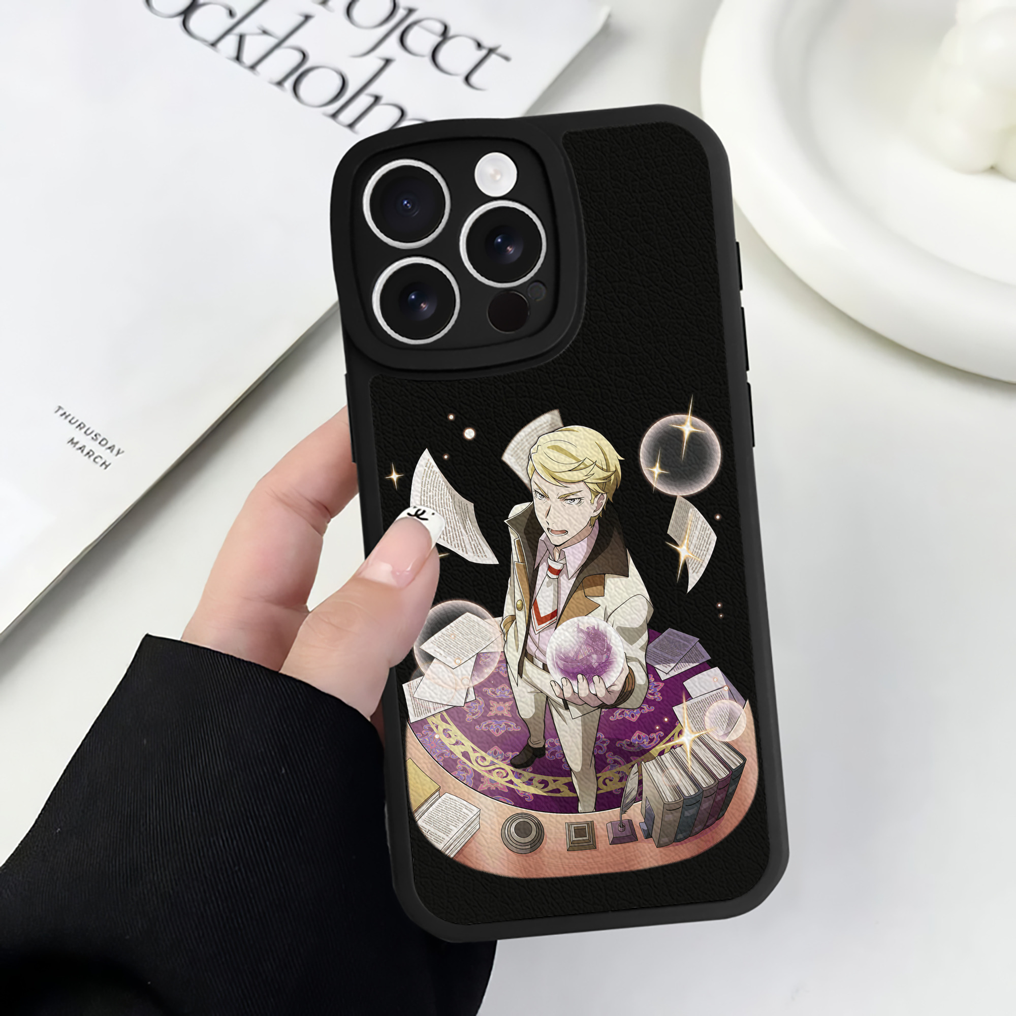 （画像用） 文豪ストレイドッグス Bungo Stray Dogs 【iPhone 16シリーズ対応】シリコンスマホケース（レザー調） 材質：シリコン